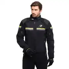 <p data-end="372" data-start="0"><strong data-end="95" data-start="0">Rukka Armatour-R MC Jakke Sort/Neon Gul &ndash; Maksimal Synlighet, Komfort og Touringbeskyttelse</strong><br data-end="98" data-start="95" />
Rukka Armatour-R er en avansert <strong data-end="146" data-start="130">touringjakke</strong> designet for f&oslash;rere som &oslash;nsker topp beskyttelse og synlighet p&aring; veien. Den er laget i <strong data-end="283" data-start="233">A.W.S. PRO Motorsport 3-lags laminert polyamid</strong>, som er <strong data-end="332" data-start="292">100 % pustende, vindtett og vanntett</strong> &ndash; ideell for kj&oslash;ring i all slags v&aelig;r. Med <strong data-end="411" data-start="378">Rukka ArmaTech-forsterkninger</strong> og <strong data-end="432" data-start="415">CORDURA&reg; 500D</strong> p&aring; skuldre og albuer, samt <strong data-end="495" data-start="460">D3O&reg; Air XTR Level 2 beskyttere</strong> og <strong data-end="526" data-start="499">ryggbeskytter (Level 1)</strong>, gir jakken maksimal trygghet. Den h&oslash;ye synligheten i <strong data-end="592" data-start="581">neongul</strong> gj&oslash;r deg ekstra synlig i trafikken, mens ventilasjons&aring;pninger p&aring; skuldre, rygg, ermer og sider s&oslash;rger for optimal lufting. Jakken byr p&aring; gjennomtenkte detaljer som <strong data-end="780" data-start="760">myk neoprenkrage</strong>, <strong data-end="811" data-start="782">trykknapper for justering</strong>, <strong data-end="842" data-start="813">borrel&aring;s p&aring; kant og ermer</strong>, <strong data-end="869" data-start="844">lang koblingsglidel&aring;s</strong>, og <strong data-end="900" data-start="874">flere vanntette lommer</strong> &ndash; inkludert mobiltelefonlomme.</p>

