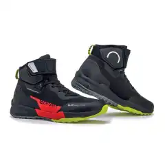 <strong data-end="22" data-is-only-node="" data-start="0">Eleveit STRATOS WP</strong> er ultralette og vanntette motorsykkelsko for hel&aring;rsbruk, med pustende <strong data-end="111" data-start="94">E-Dry-membran</strong> og slitesterk ripstop-overdel. Forsterket t&aring;, h&aelig;l og ankel samt girbeskyttelse gir trygghet p&aring; sykkelen, mens EVA/gummi-s&aring;le gir god demping og sikkert grep. Lukkes med lisser og borrel&aring;srem for stabil passform.