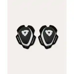<strong data-end="85" data-start="61">REV&rsquo;IT! Knee Sliders</strong> &ndash; slitesterke og h&oslash;yytelses <strong data-end="163" data-is-only-node="" data-start="114">knebeskyttere for skinndrakter og skinnbukser</strong>. Laget med ny TPU-sammensetning som gir <strong data-end="249" data-start="204">lengre levetid og bedre grep mot asfalten</strong>, samt et forbedret design med <strong data-end="329" data-start="280">st&oslash;rre sliteflate for optimal ytelse p&aring; banen</strong>. Festes enkelt med borrel&aring;s og passer REV&rsquo;IT!-drakter samt kompatible modeller fra andre merker. Tilgjengelig i flere farger &ndash; <strong data-end="473" data-start="457">selges i par</strong>. Perfekt for banekj&oslash;ring og sporty MC-f&oslash;rere som krever topp kvalitet og stil.
