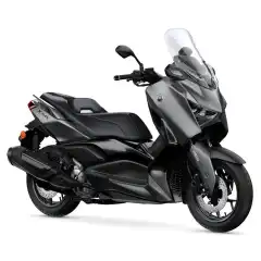 Produsert med rent MAX DNA, og utstyrt med eksklusive oppvarmede h&aring;ndtak og et oppvarmet sete - dette er Yamahas ultimate 300cc Sport Scooter. Med en skarp skjerm og dashbordoppsett i bredformat og en EURO5+-kompatibel motor, gir den dynamiske XMAX 300 Tech MAX+ deg en raffinert og hyggelig tur.