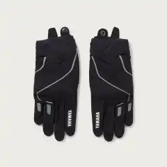 <strong data-end="32" data-is-only-node="" data-start="0">Yamaha Tranes Women&rsquo;s Gloves</strong> er lette og pustende <strong data-end="82" data-start="54">mesh MC-hansker til dame</strong> for sommerkj&oslash;ring p&aring; scooter og motorsykkel. De har <strong data-end="153" data-start="135">touch-funksjon</strong>, diskr&eacute; knokebeskyttelse og <strong data-end="214" data-start="182">TPR-beskyttelse i h&aring;ndflaten</strong>, med kort mansjett og borrel&aring;s for komfortabel og sikker passform.