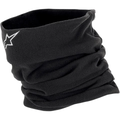 Alpinestars Halskrage Buff Sort/Hvit Logo er en varm og komfortabel halskrage som beskytter mot vind, kulde og trekk under kj&oslash;ring. Den doble fleecekonstruksjonen gir ekstra isolasjon, mens det elastiske og fukttransporterende materialet s&oslash;rger for en behagelig passform hele dagen. Perfekt for motorsykkelkj&oslash;ring og andre utend&oslash;rsaktiviteter i kj&oslash;ligere v&aelig;r. 🏍️❄️🛡️