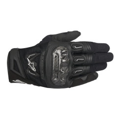 Alpinestars SMX-2 Air Carbon V2 er en lett og sv&aelig;rt ventilert sommerhanske som kombinerer h&oslash;y komfort med avansert beskyttelse. Karbonfiber knokebeskytter, slitesterkt skinn og ventilerende 3D-mesh gir optimal sikkerhet og luftgjennomstr&oslash;mning p&aring; varme kj&oslash;redager. Touchscreen-kompatible fingertupper og ergonomisk passform gj&oslash;r hansken perfekt til b&aring;de bykj&oslash;ring, pendling og sporty landeveisturer. 🏍️☀️🛡️