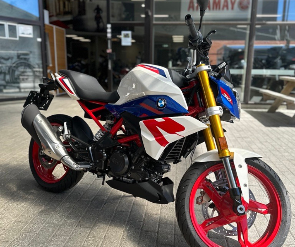 BMW G 310 R er essensen av kjøreglede! Den ble bygget for pulserende byer og de som simpelthen elsker å kjøre motorsykkel.