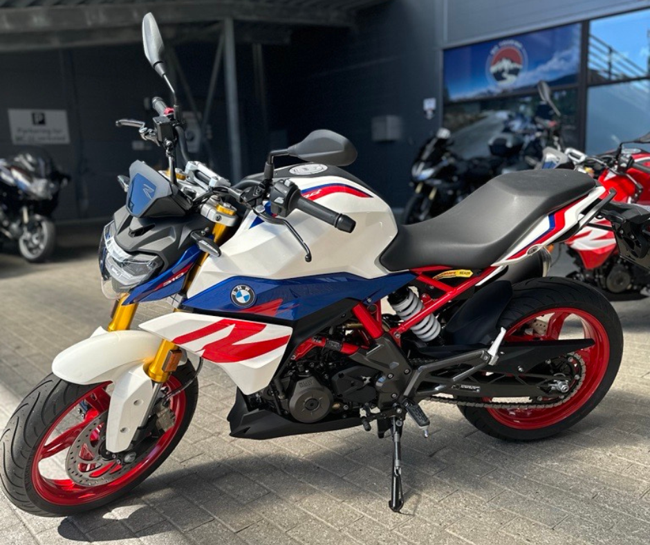 BMW G 310 R er essensen av kjøreglede! Den ble bygget for pulserende byer og de som simpelthen elsker å kjøre motorsykkel.