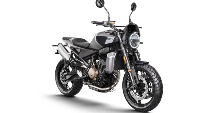 Svartpilen 801 L / Naked / Husqvarna // Speed Motorcenter