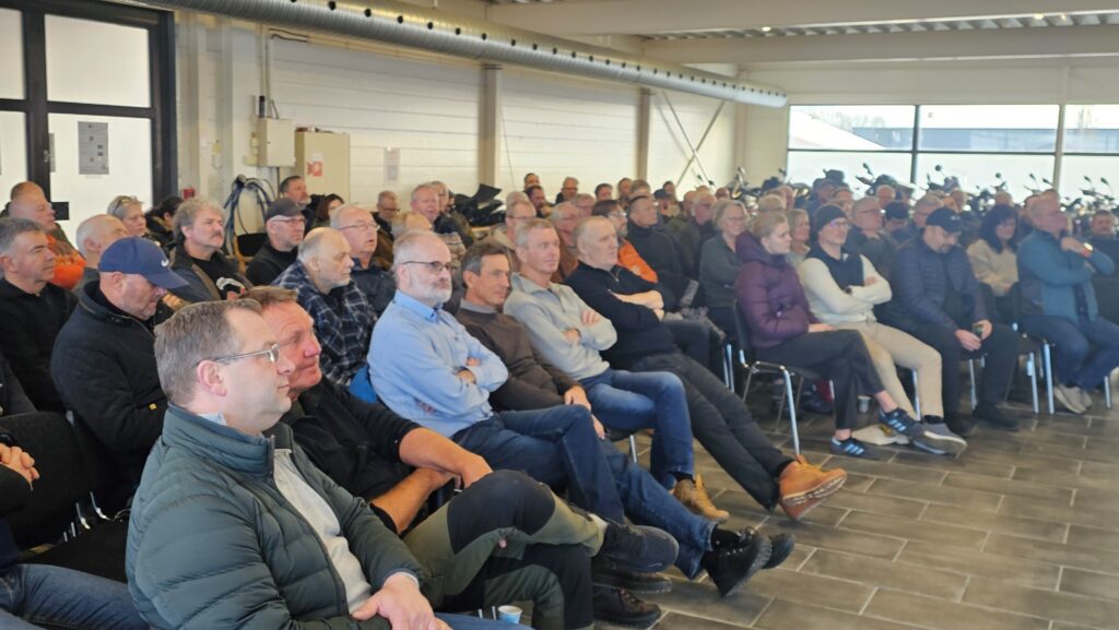 publikum for adventureskolen på speed motorcenter, speed motorcenter, sandefjord, mc, adventureskolen 